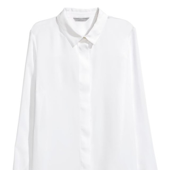 (2/$20) H&M White Button-Up Shirt - Picture 2 of 7